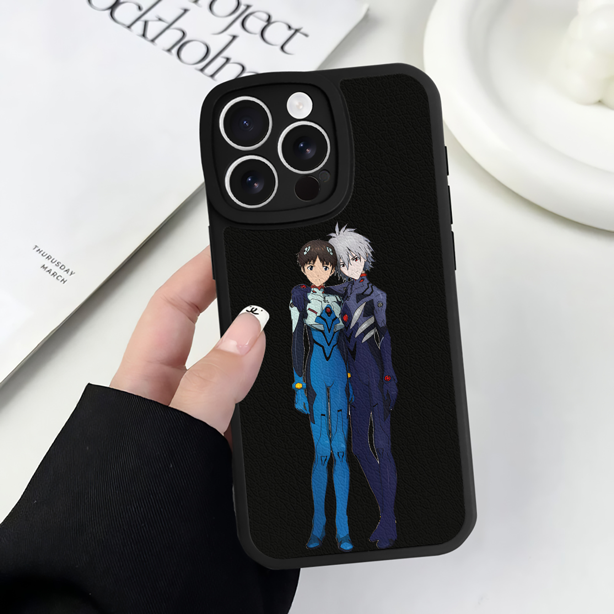 （画像用） EVA 新世紀エヴァンゲリオン 【iPhone 16シリーズ対応】シリコンスマホケース（レザー調） 材質：シリコン